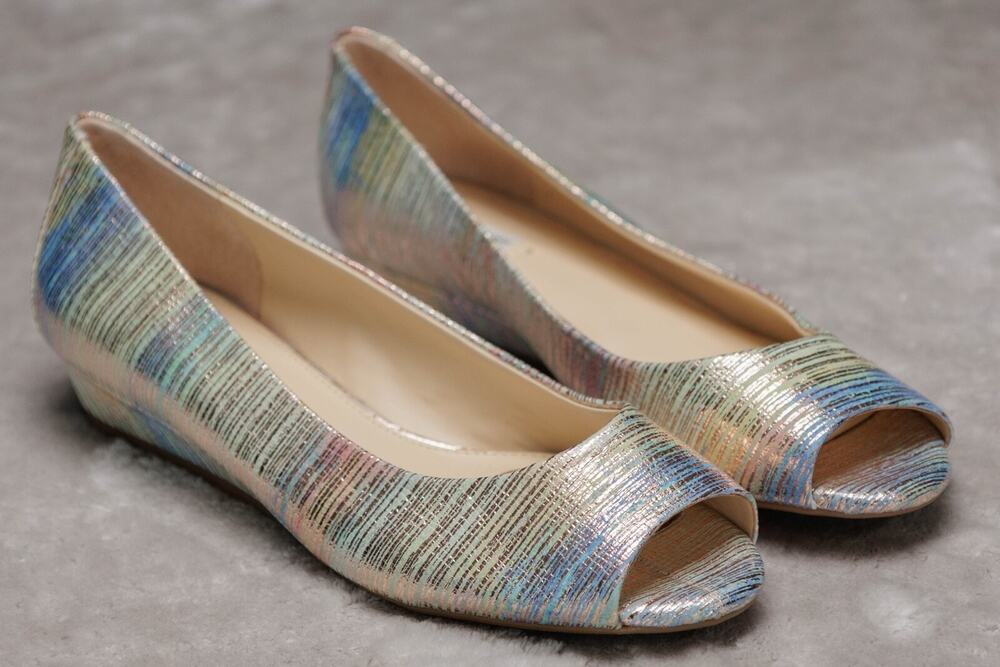 Alex Marie Rainbow Gold Metallic Peep Toe Wedges Womens Size 8 NEW